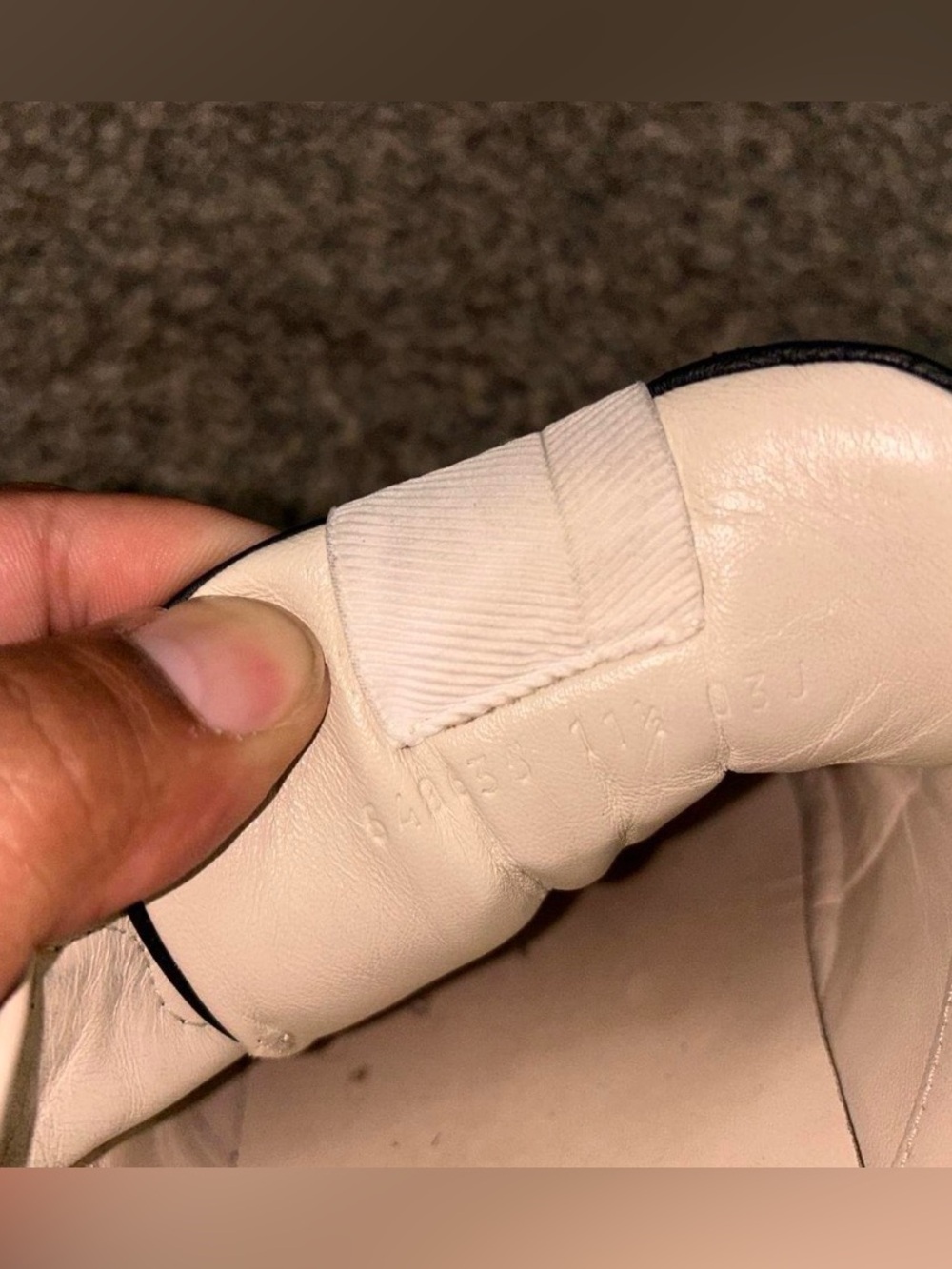 Gucci Cream Leather Slip-On Shoe - Picture 2 of 3